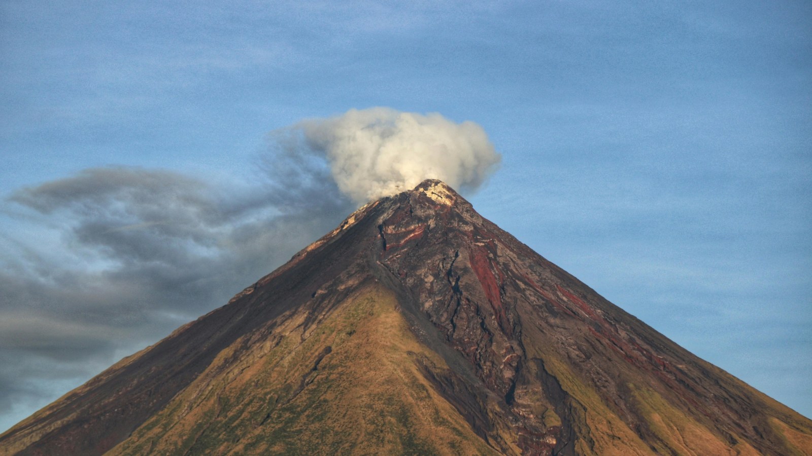 mayon volcano