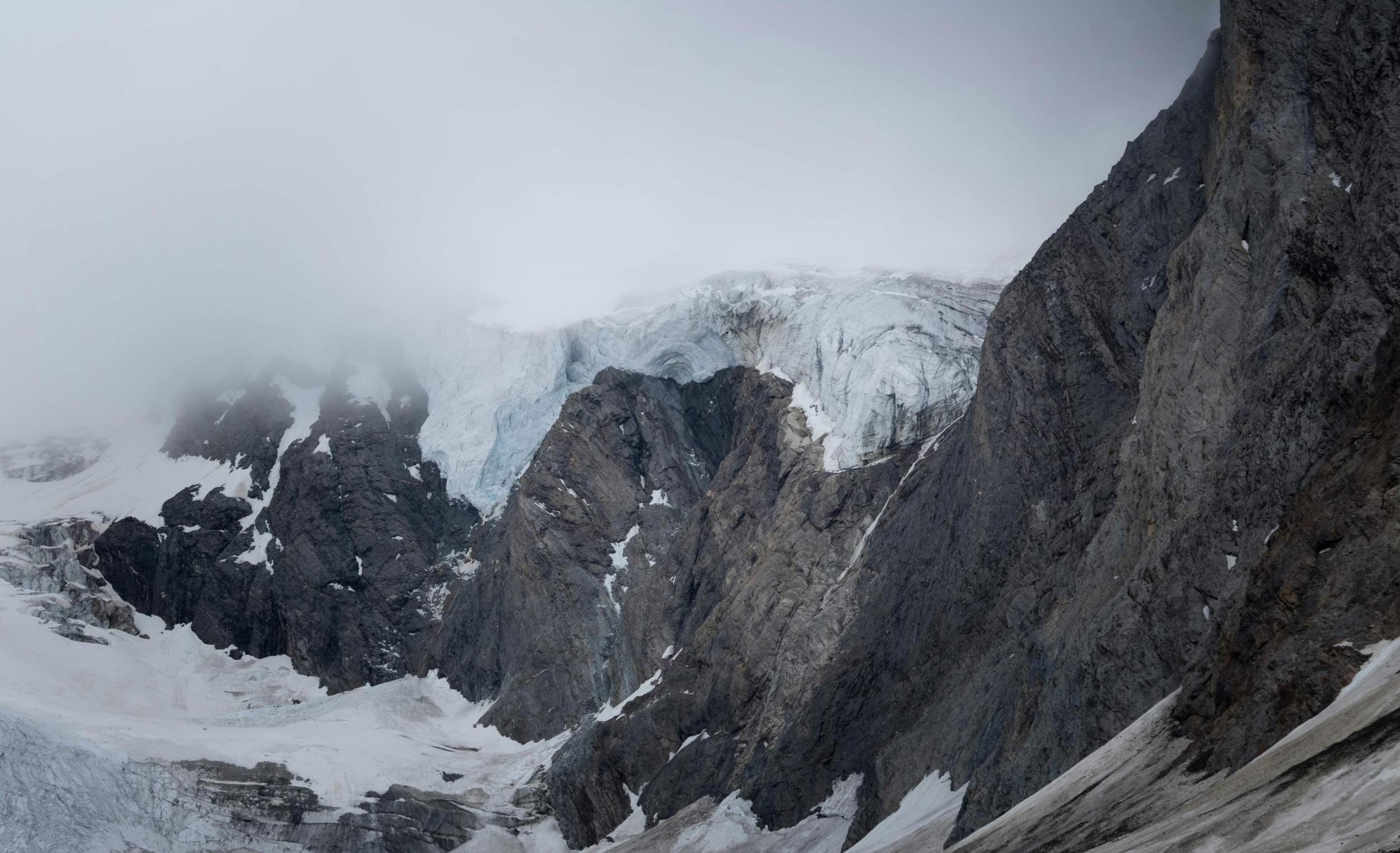 Austria's Glaciers in 2026: Climate Change Triggers Dramatic Ice Disintegration