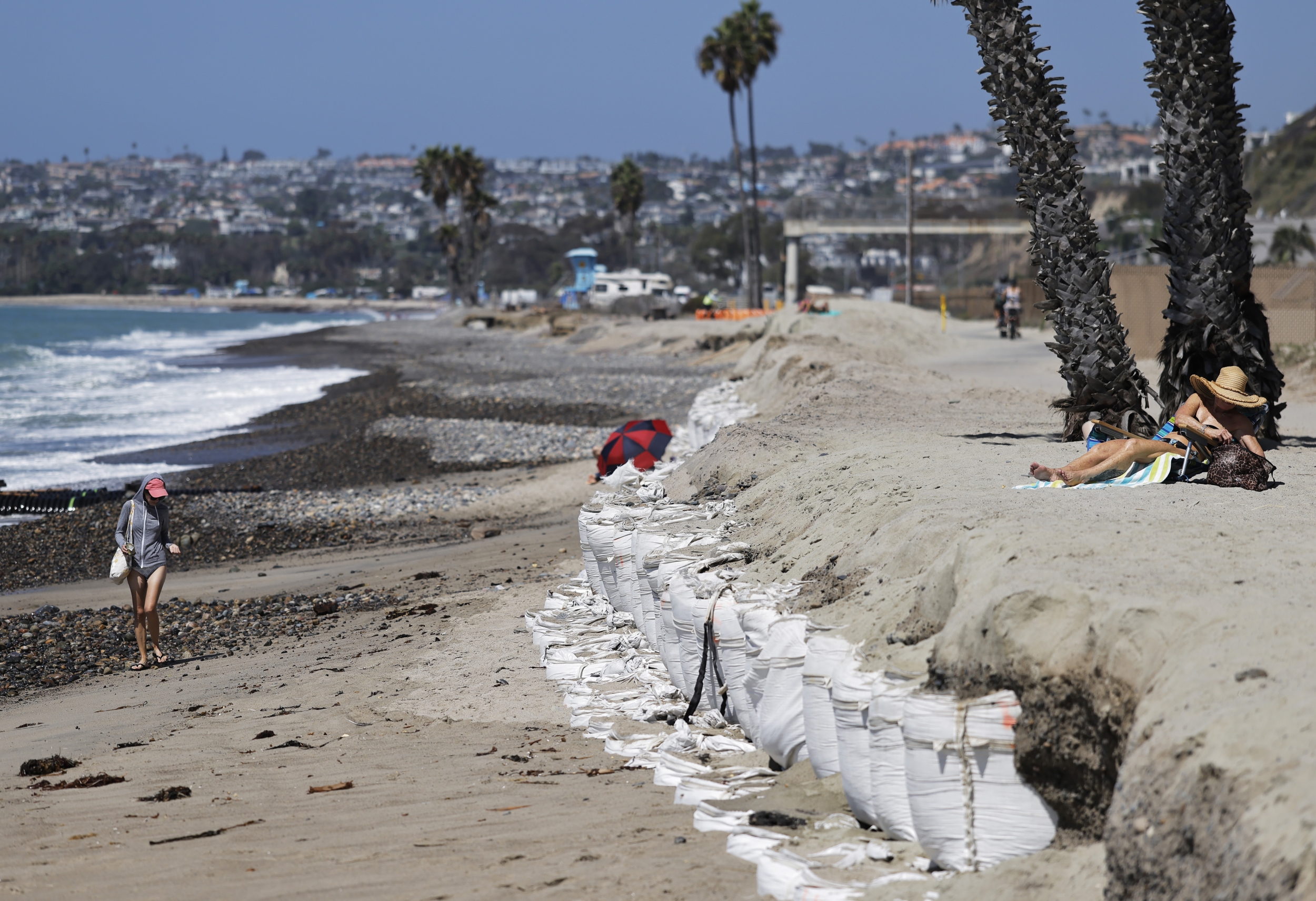 California Beaches Face Higher Seas and Greater Erosion Risk as an El Niño Kelvin Wave Arrives Within Weeks