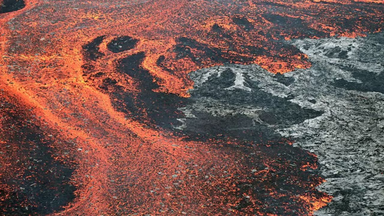 USGS Says It Can No Longer Model When Kīlauea's Next Lava Fountain Will Begin as Summit Overflows Resume