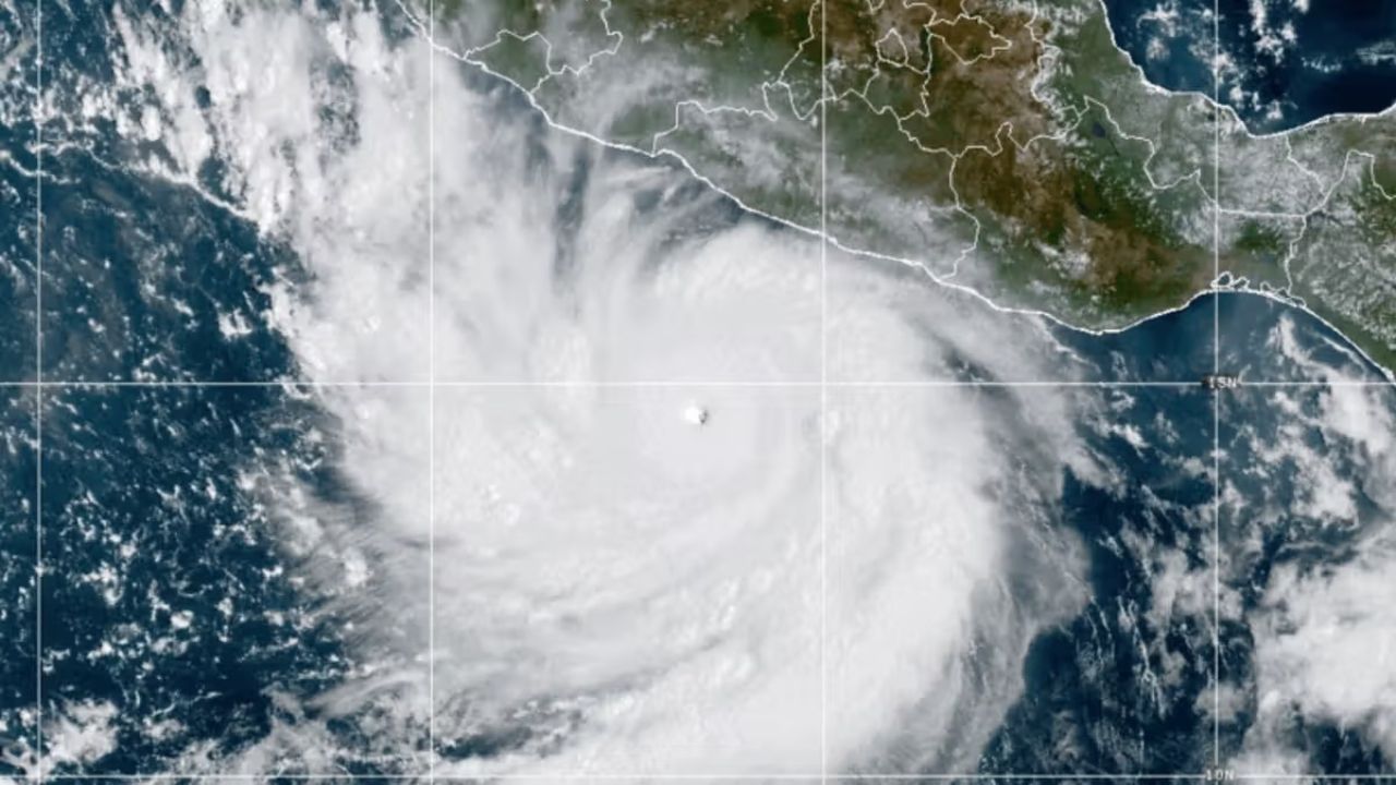 Hurricane Polo Regains Category 5 Strength Off Southwestern Mexico as Forecasters Eye a Later Turn Toward Baja California Sur