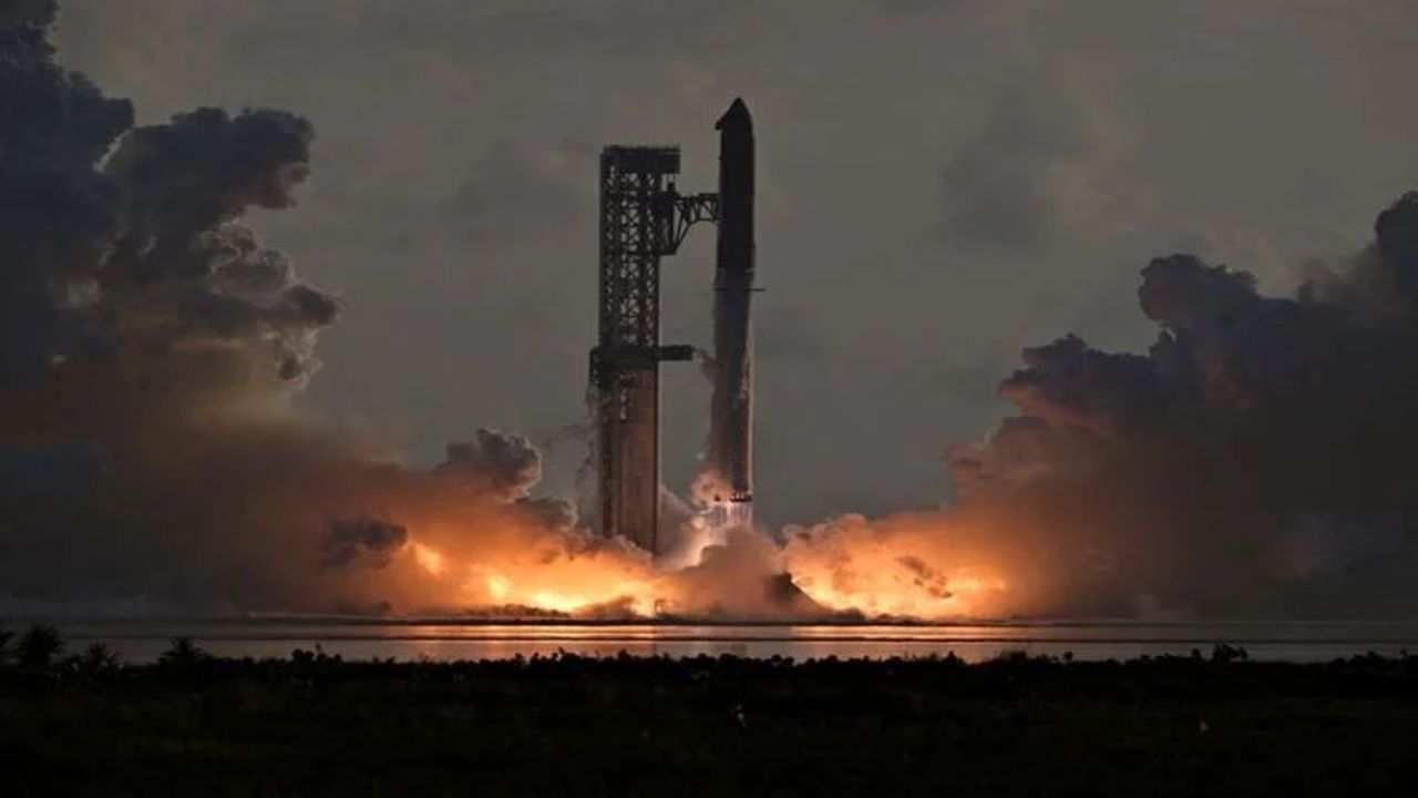 SpaceX Starship Reaches Orbit for the First Time and Deploys 26 Starlink Satellites Before Cutting Its Flight Short
