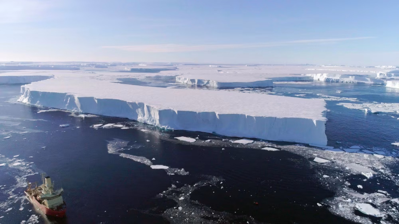 Most Antarctic Ice Cliffs Are Too Short to Trigger the Runaway Collapse Behind Worst-Case Sea Level Forecasts, Study Finds