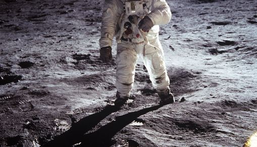 Moon bases could be built using astronaut urine