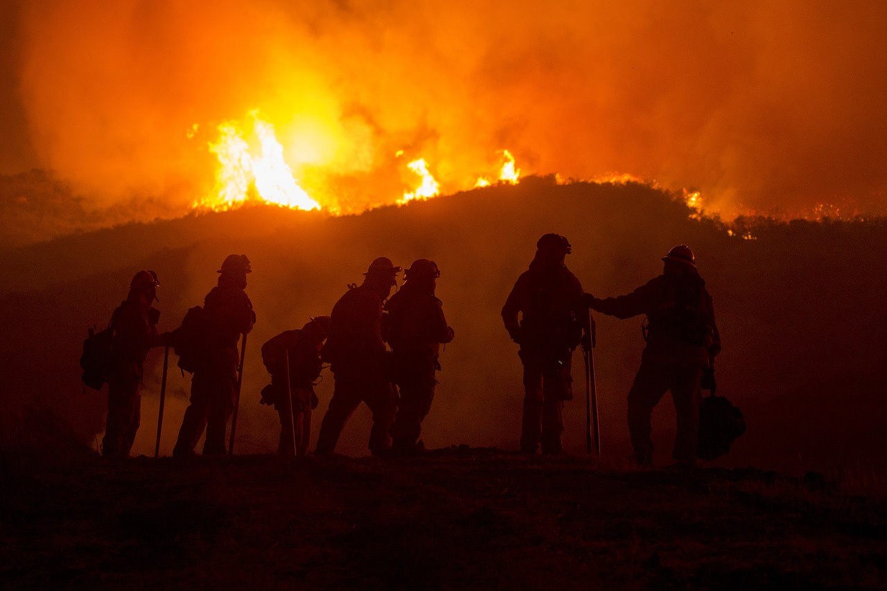 Low Temperature and Rain Can Help in the Battle Against California Wildfires