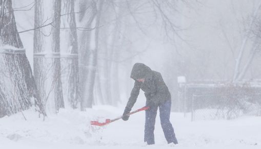 CANADA-WEATHER-SNOW-STORM