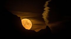 TOPSHOT-SWITZERLAND-ASTRONOMY-MOON