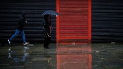 London. Trafalgar Square. The latest weather forecast in the United Kingdom reported a sunny weather outlook this week after Brits experienced rounds of heavy rain and winter storms.